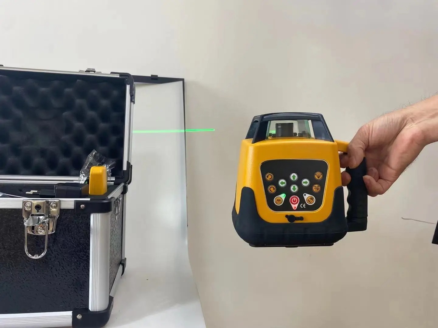 جهاز ليزر دوار ثلاثي الأبعاد ع - مراجعة Rotary Laser Level 500M Range وسعره